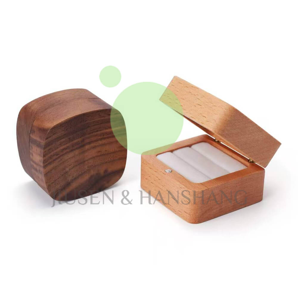 Solid wood jewelry box